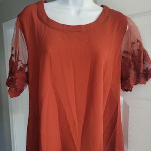 Embroidery sleeve Top